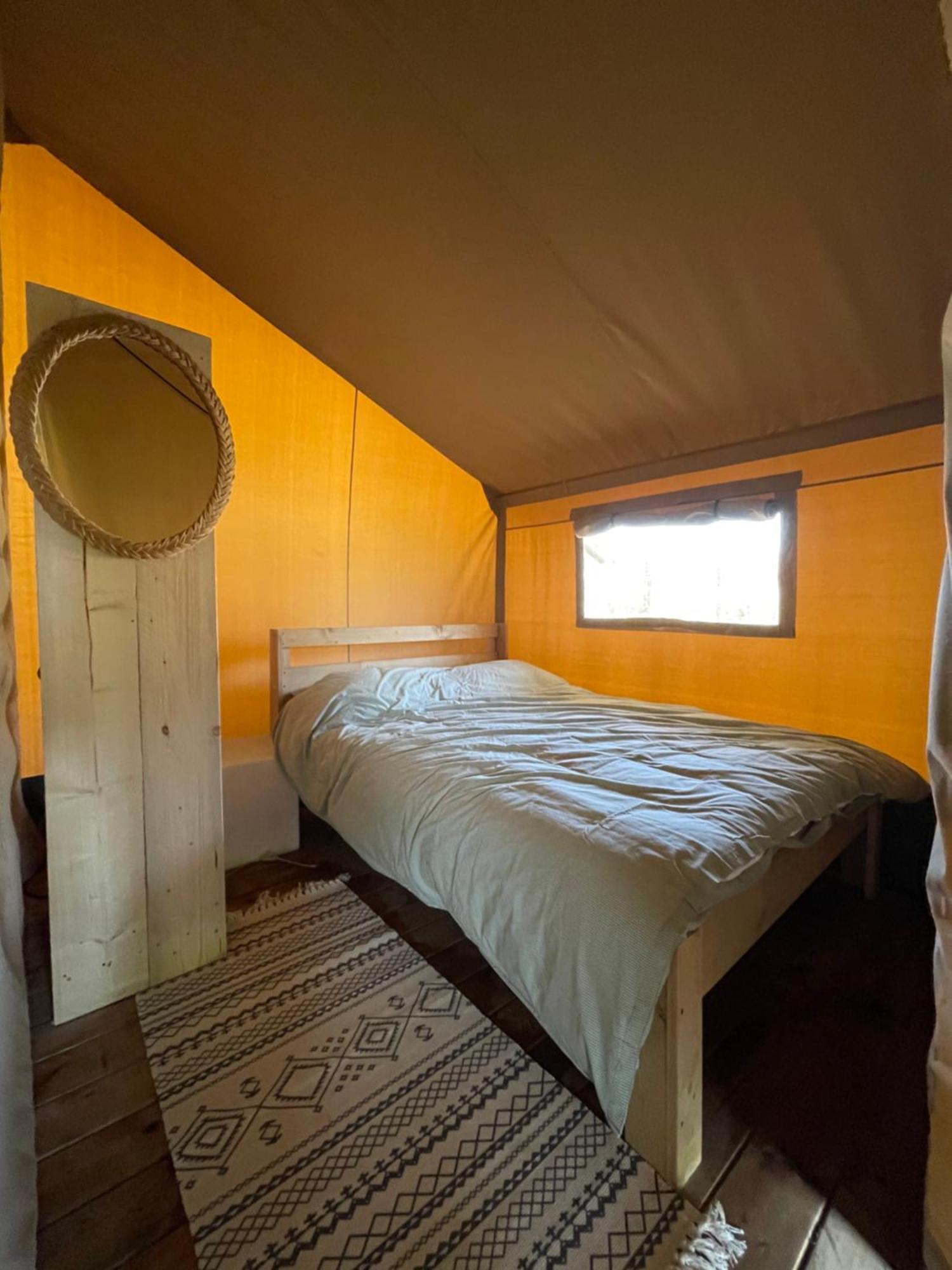 Hotel Camping De Hof Van Eeden Warmond Habitación foto